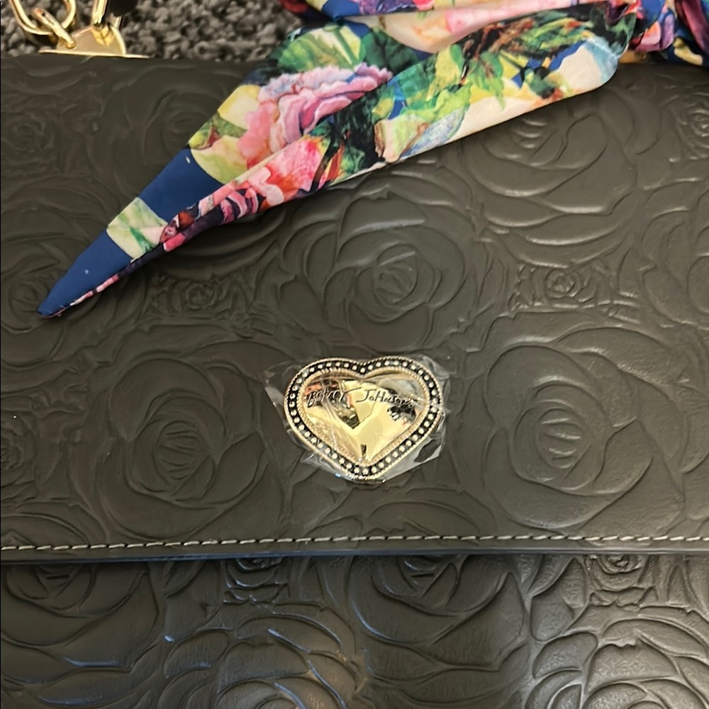 Betsey Johnson Green Shoulder Bag with Metallic Accents - Picture 4 of 4